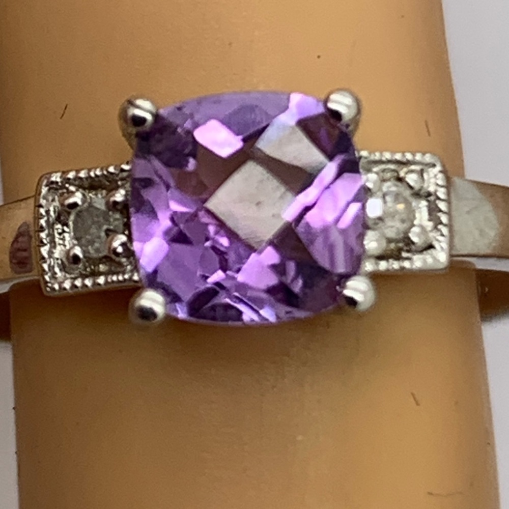 925.Sterling Vintage Gemstone ring size 8.